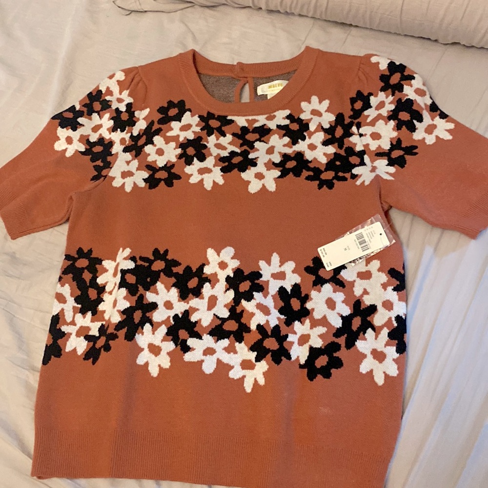 New Anthropologie Mauve Flower Fall Sweater